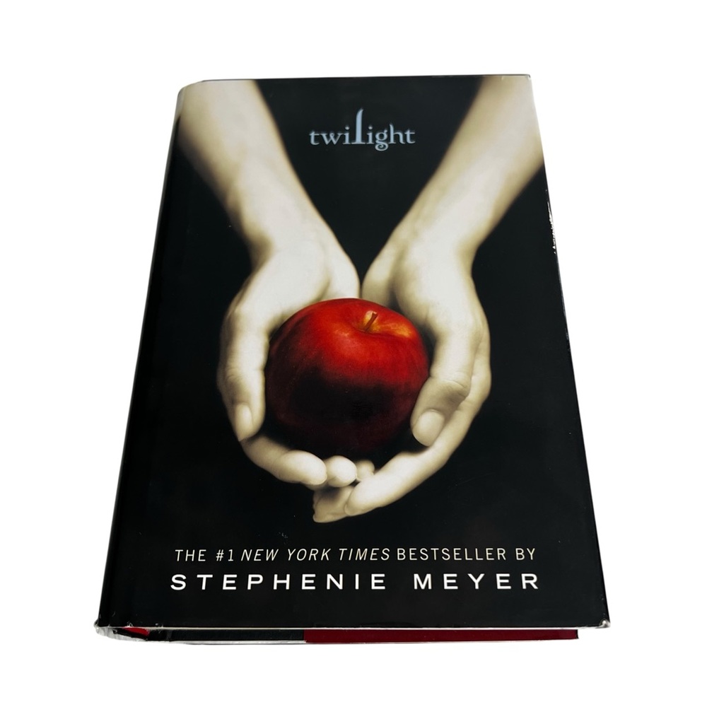 Stephanie Meyer Books Lot/2 “Twilight” & “New Moon” Fantasy/Horror/Romance - Picture 3 of 7